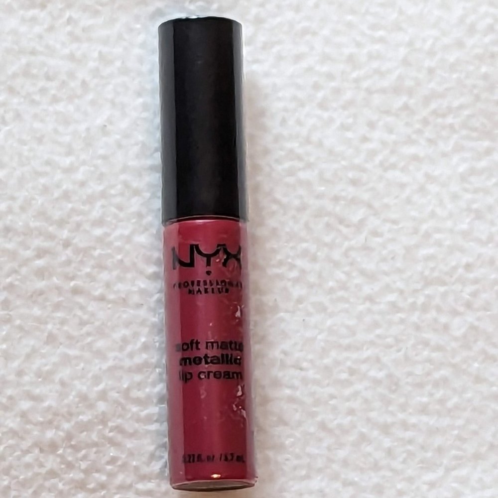 🎉HP🎉🌵3/$20🌵 Monte Carlo (Deep Cranberry Red) Soft Matte Metallic Lip Cream - Picture 5 of 16